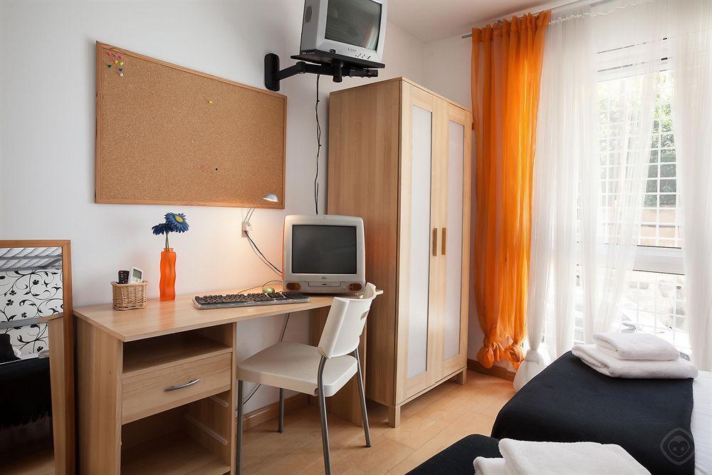 Gracia Apartments Barcelona Exterior photo